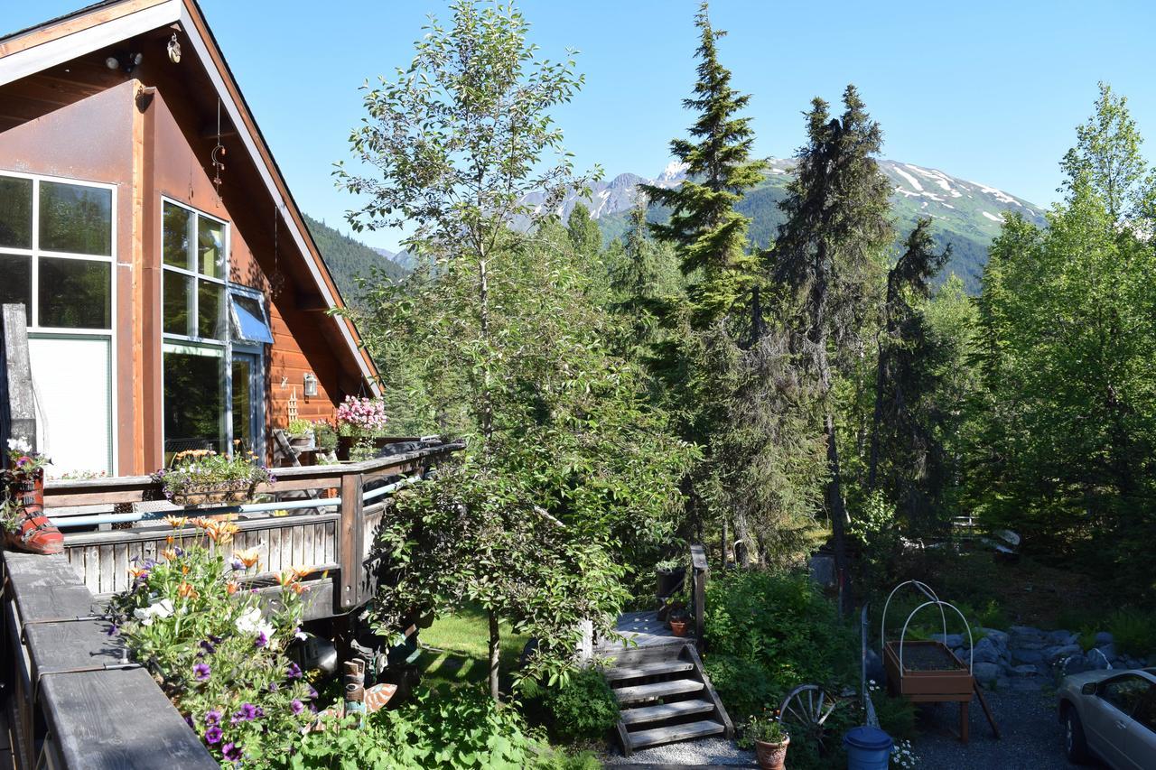 Crow Creek Hotel Girdwood Exterior photo