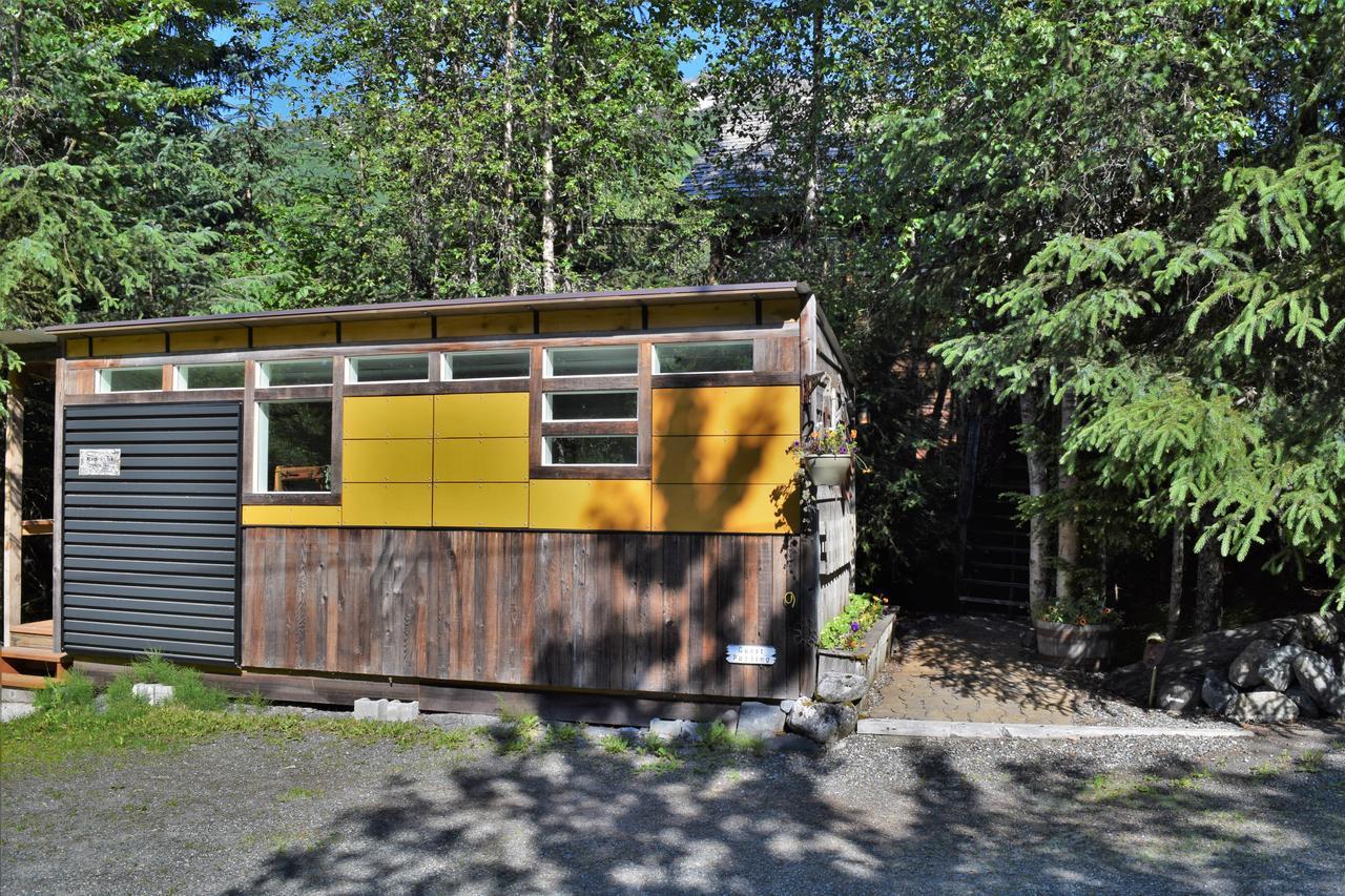 Crow Creek Hotel Girdwood Exterior photo